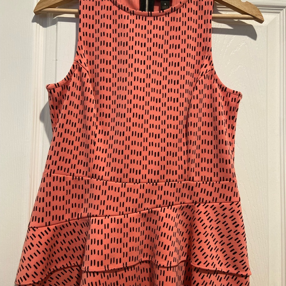 Worthington Coral Pink Patterned Sleeveless Peplum Top